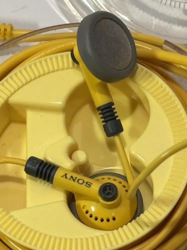 Vintage Sony MDR-E225 Yellow Sports Earbuds Headphones - Tested Working - Picture 5 of 6