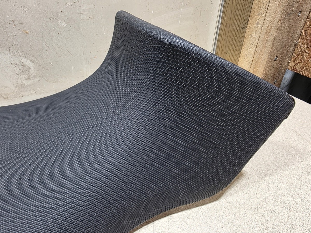NOS Buell Seat Rider Lightning Low Textured M0076.3ae for
