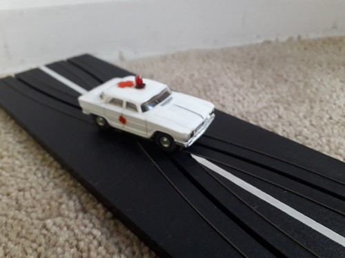 MARUSAN HO SLOT CAR ... PRINCE GLORIA AMBULANCE - working lights!!!! - Picture 6 of 12