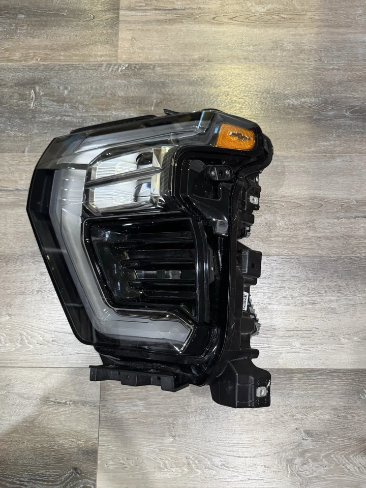 Faro delantero izquierdo Chevrolet Silverado 2500/3500HD 2024-2025 OEM 85044248 Foto 2 de 4