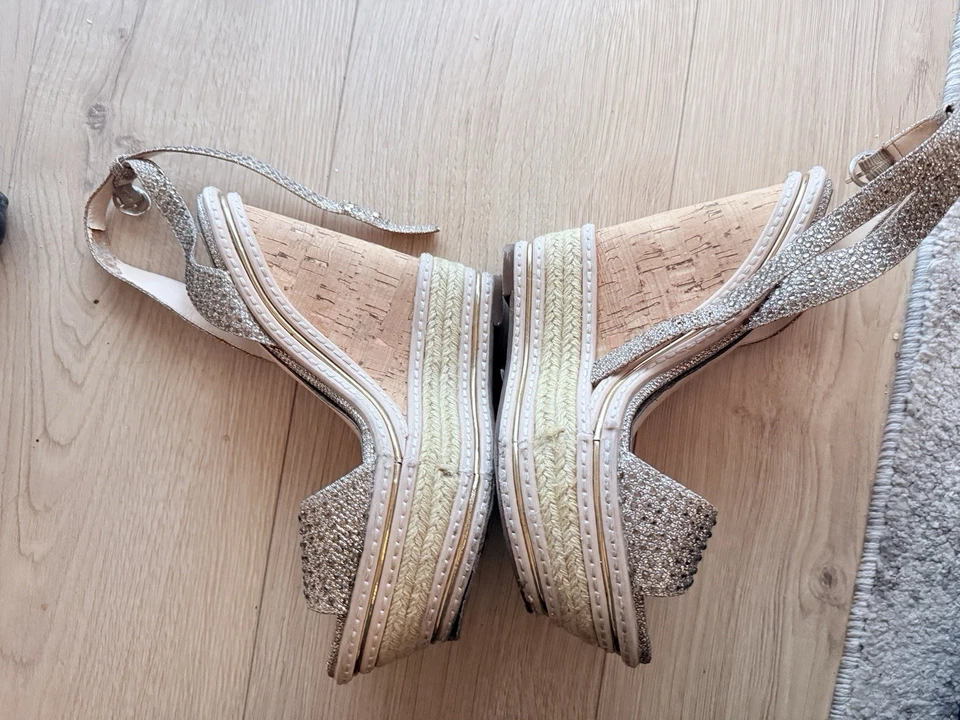 Jessica Simpson Estrás Dorado Mujer’s Tacones Altos Talla 9ish Muy Usados Foto 4 de 4