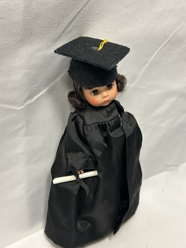 Muñeca Madame Alexander 8" Graduación Morena Niña Cabello Castaño De Colección Años 80 - Imagen 11 de 11