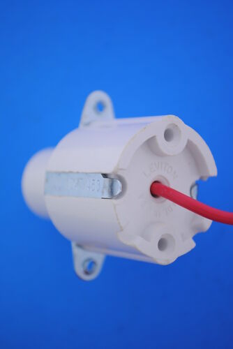 Leviton #450 SlimLine Single Pin Butt-On Type Fluorescent Lampholder 660W-1000V - Picture 5 of 5