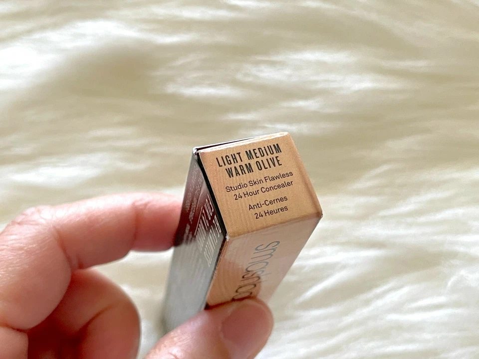 Smashbox Studio Skin Flawless 24 Hour Concealer Light Medium Warm Olive 0.27oz - Image 3 of 4