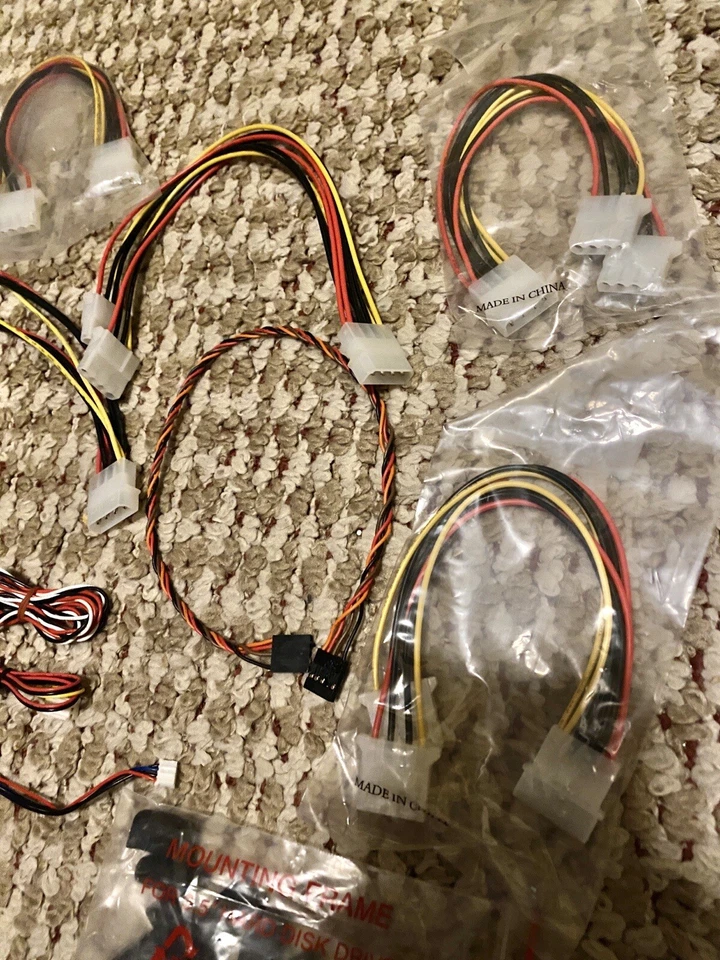 Gran Lote Cables de Computadora Adaptadores Cubridores VGA A DVI Molex Serie ATA Etc Foto 4 de 4