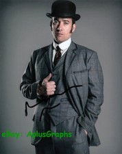MATTHEW MACFADYEN.. Ripper Street - SIGNED MATTHEW MACFADYEN.. Ripper Street - SIGNED