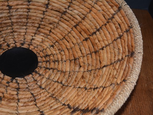 Cuenco de mimbre tribal enrollado a mano de colección 20" ¿yute de alta resistencia? ¿Pastos marinos? - Imagen 4 de 11