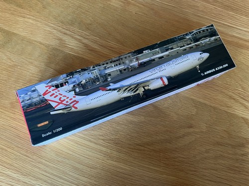 VIRGIN AUSTRALIA Airbus A330-200 Desk Display Model 1/200 Airplane & Desk Stand - Picture 9 of 10