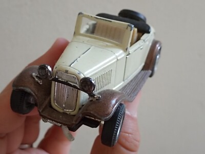 WELLY 98875 Ford Roadster Beige Diecast old tin toy car WELLY 98875 Ford Roadster Beige Diecast old tin toy car