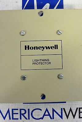 NEW OLD LOT OF 2 HONEYWELL 14502412-012 LIGHTNING PROTECTOR CE 