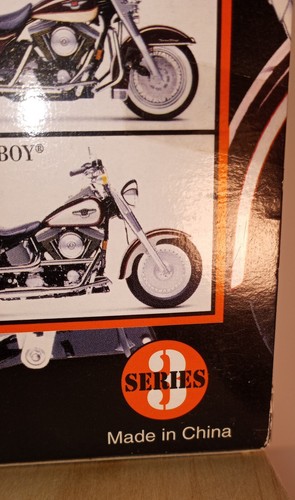 Vintage Harley Davidson Maisto 1:18 Scale Motorcycle #31360  - Picture 9 of 20