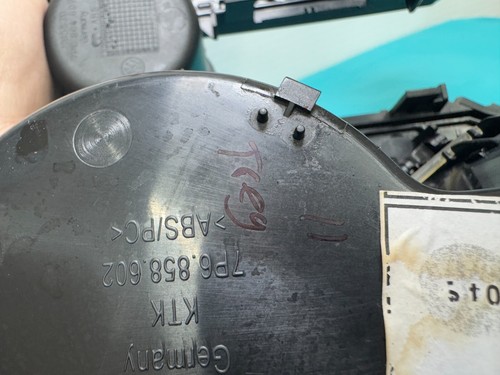 11 - 14 VOLKSWAGEN TOUAREG FRONT CENTER CONSOLE CUPHOLDER TRIM BEZEL PANEL OEM - Picture 12 of 13