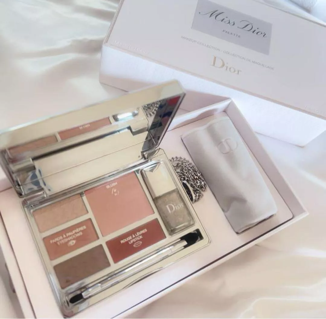 Kit maquillage limité fard à paupières MISS Dior PALLET joue lèvre