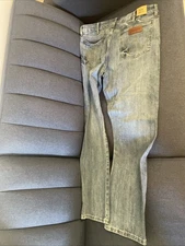Wranglers Retro Slim Boot Men’s Jeans 38 x 32 Medium Wash
