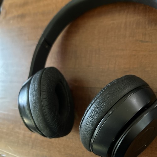 Beats by Dr. Dre Solo3 Over Ear Kopfhörer - Gloss Black - Bild 2 von 4