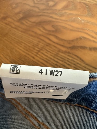 Pantalones de mezclilla para mujer Levi's Boyfriend tiro medio elásticos lavado medio talla 4 W27 entrepierna 26”NUEVOS - Imagen 3 de 6
