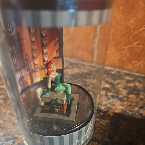 Warner Brothers Miniature HARLEQUIN 2.5” - Picture 3 of 4