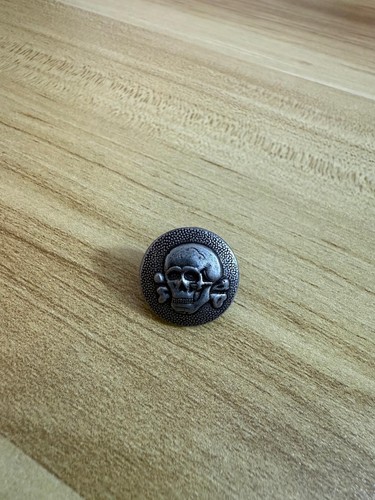 RARE GERMAN WW2 MILITARY OFFICER UNIFORM BUTTON WWII PIN BADGE COLLECTIBLE