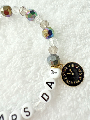 Taylor Swift “New Years Day” Handmade Friendship Bracelet w/ Charm-Swiftie Gifts - Foto 2 di 3