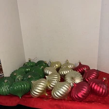 Christmas Ornaments Lot of 20• 4” Decorative 3 Colors- Estate Find 100425
