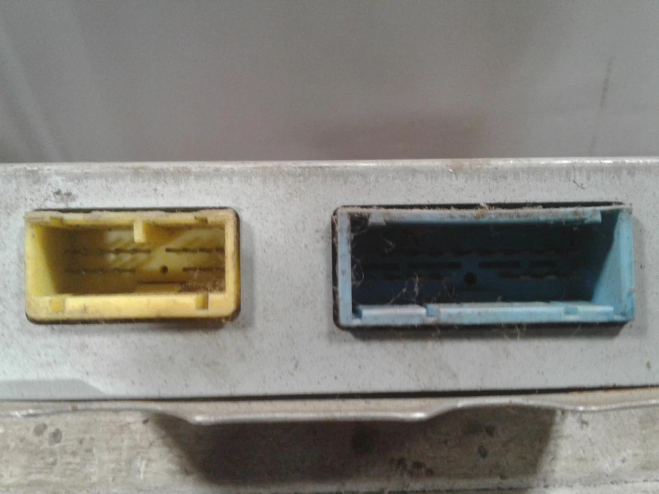 Módulo de control del motor usado (ECM) se adapta a: Honda Accord 1988 módulo de control electrónico Foto 2 de 4