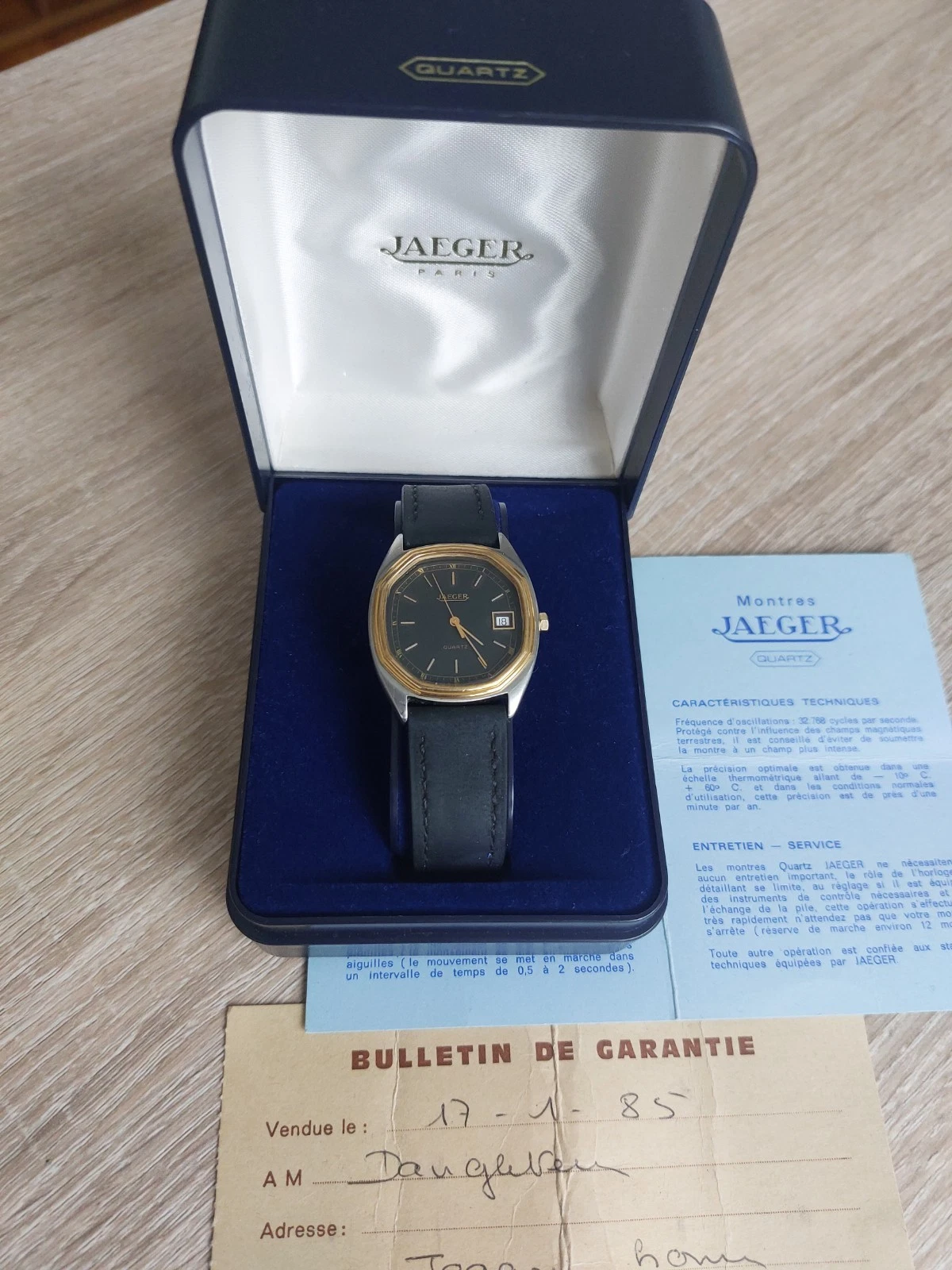 Jaeger LeCoultre — Vintage Jaeger Watch - 32mm .Full Set