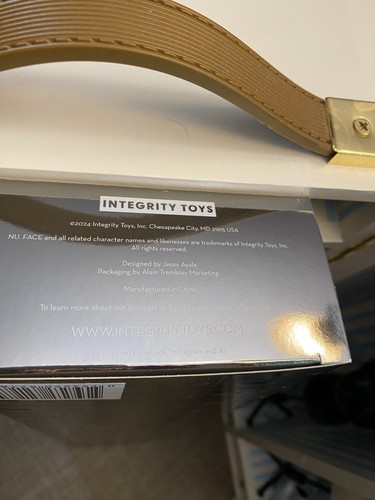 INTEGRITY FASHION ROYALTY NUFACE STILETTOS OUT STYLE LAB FASHION INSIDE INFO - Picture 9 of 13