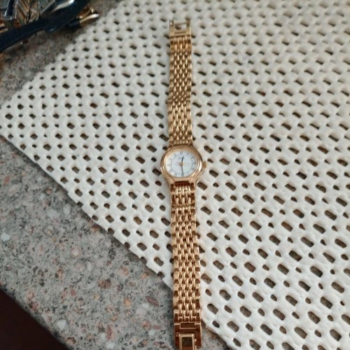 Seiko Watch Women 19mm White Dial Gold Tone Round V401-0289 New Battery Vinatge