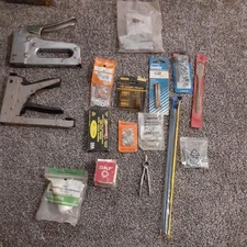  LOT OF ASSORTED VINTAGE HARDWARE & TOOL ITEMS 
