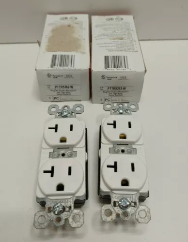 LOT OF 2 NEW! PASS&SEYMOUR LEGRAND 20A 125V WHITE DUPLEX RECEPTACLES PTTR5362-W