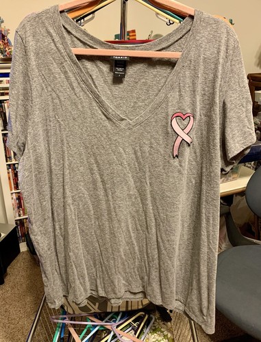 Torrid - ""Team Pink"" Krebsband Shirt - kurzärmelig - Größe 3 - Übergröße