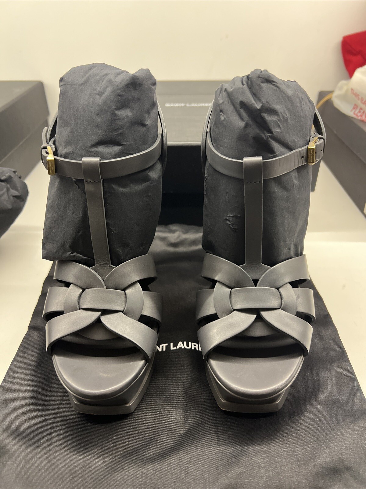 Sandali omaggio YSL Yves Saint Laurent in pelle grigia taglia 38 5 con scatola