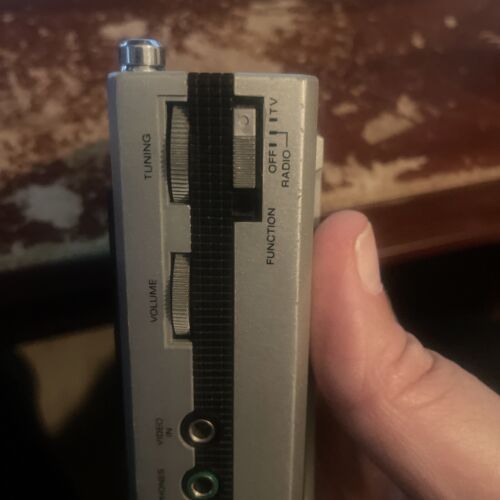 Vintage Sony Watchman B/W TV-FM Stereo/AM Receiver Model No FD-30A Made in Japan - Picture 6 of 7
