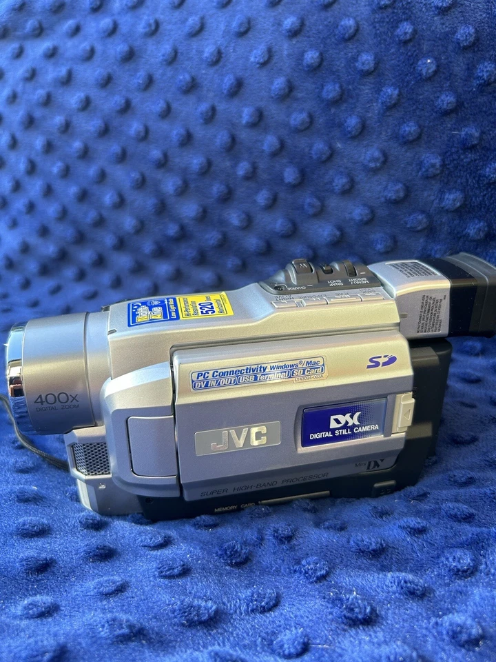 digital still camera Jvc 400x - Image 2 of 4