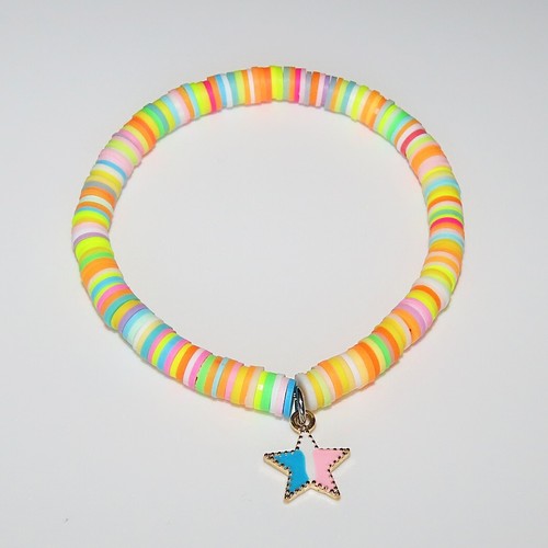Clay Bead Bracelet with Star Charm 7 Inches - Imagen 2 de 4