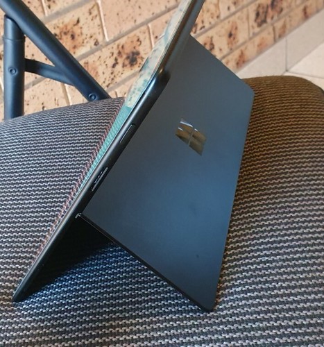 Microsoft Surface Pro X (256GB/8GB) 4G Cellular Black Win 11 - Picture 6 of 10