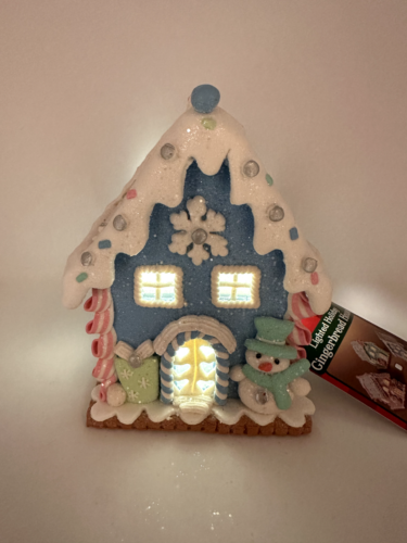 Lebkuchenhaus, Candyland Weihnachtsdorf, Pastellrosa, Blau, Weiß NEU 6" - Bild 25 von 31
