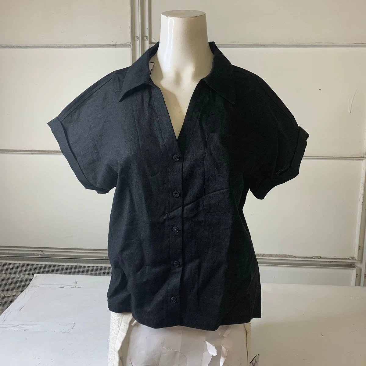 ROBERTSON & RODEO The Linen Button Front Shirt Women's Size XS Black
Opens in a new window or tab