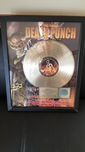 FIVE FINGER DEATH PUNCH - THE EQUIVOCADO SIDE OF HEAVEN... PREMIO RIA GOLD RECORD - Imagen 1 de 6