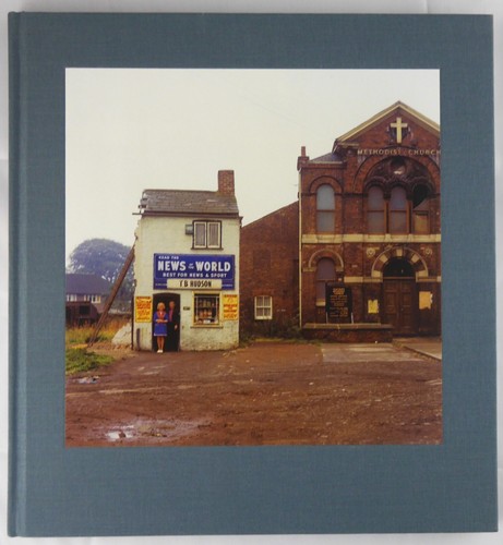 SIGNED - PETER MITCHELL - STRANGELY FAMILIAR - 2013 1ST ED memento mori england - Imagen 1 de 9