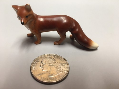 Vintage Hagen Renaker Miniature Porcelain Fox Figure - Chipped Ear - Picture 4 of 4