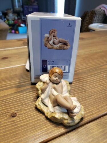 Lladró Porcelain Nativity 3 piece Set (gres finish) In New Condition - Picture 5 of 5