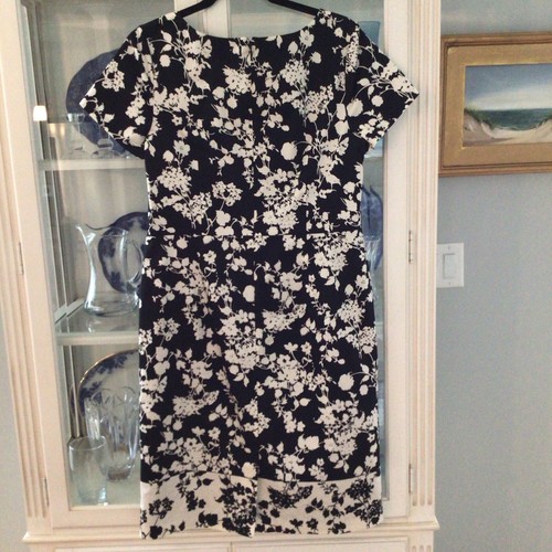 Talbots Black + White Floral Print Short Sleeve High WaistA-Line Dress Sz 10 EUC - Picture 3 of 6