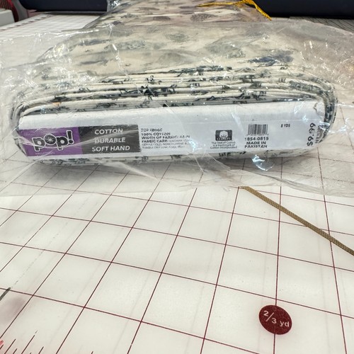 Green Frogs on Soft Low Pile Light Beige Flannel Fabric 4 yd Pop! - Picture 3 of 7