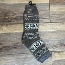 Field and Stream cozy cabin socks Infused with Aloe One Size Brown