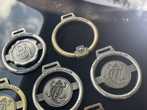 Colección (7) Lote de etiquetas de metal para bolsas de palos de golf Troon - Imagen 4 de 6