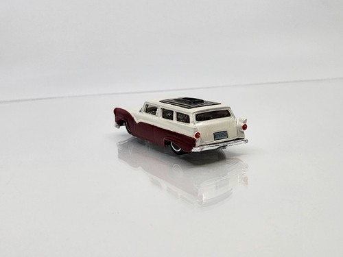 8 Crate™ 2002 Hot Wheels® Slick Rides 1/64 Die-Cast Loose (White & Red) - Picture 3 of 5