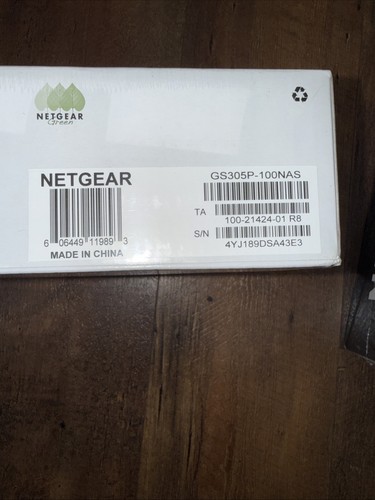 NETGEAR 5-Port Gigabit Ethernet PoE Switch (GS305P) New - Picture 5 of 7