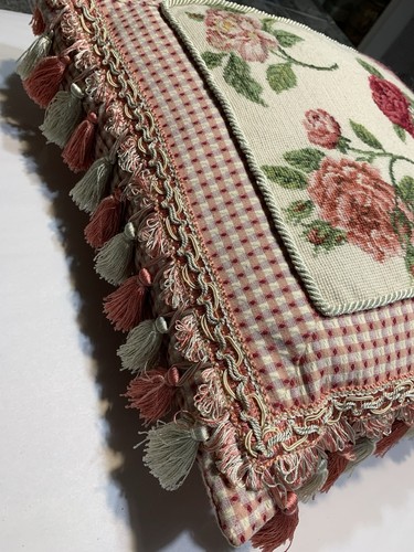 14" Pink Ivory Victorian Roses Rose Needlepoint Pillow Cushion Tassel Trim - Picture 11 of 15