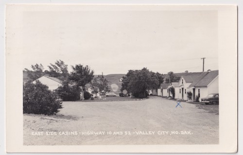 NORTH DAKOTA VALLEY CITY CABINS ECHTFOTO 1957 AN G. LESLIE, OSHAWA ONTARIO